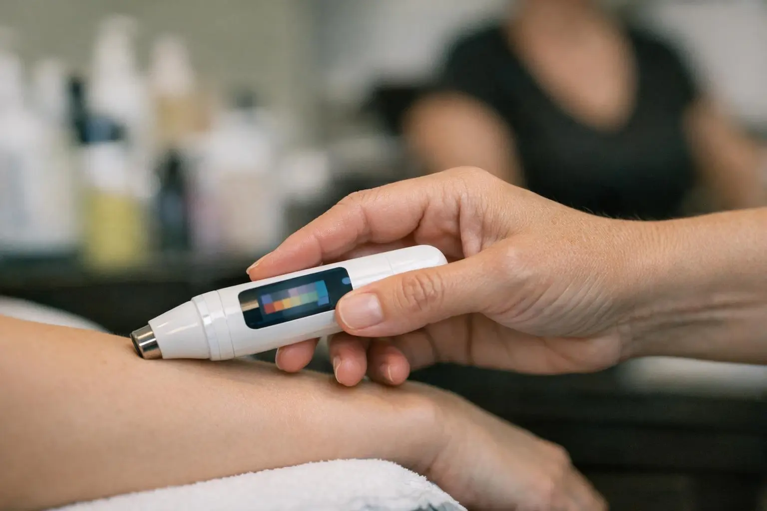 How Skin pH applies to Beauty Salon services in West Palm Beach, United States—practical illustration
